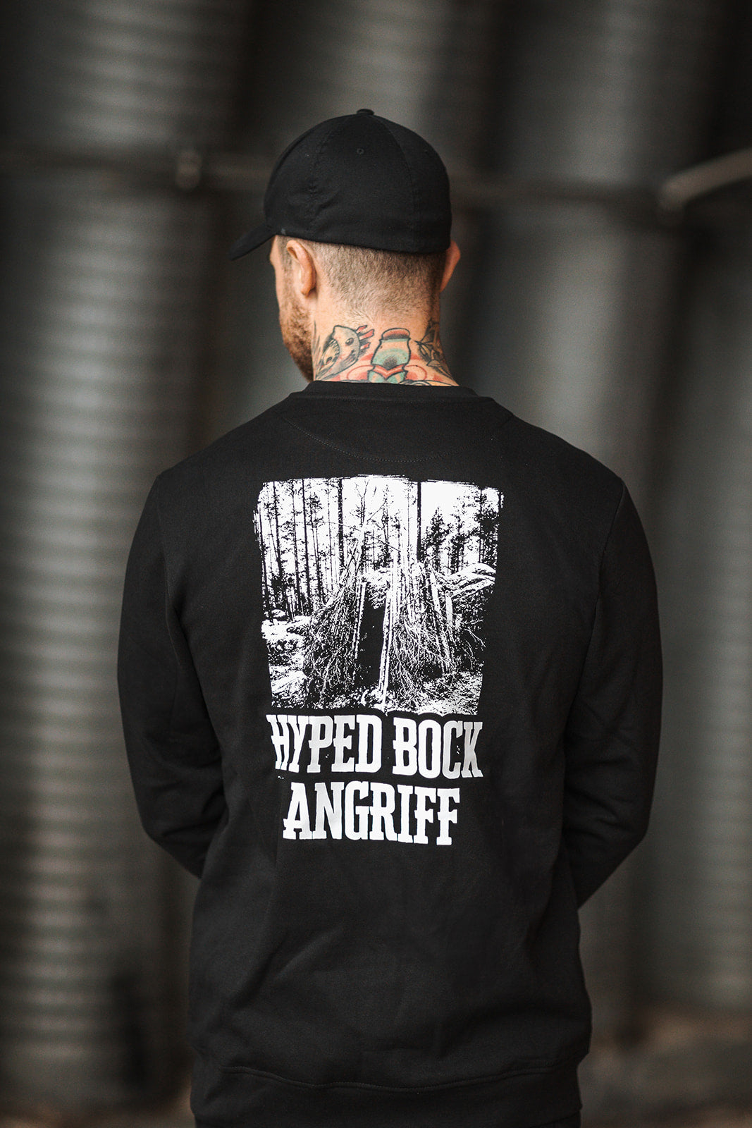 CREWNECK SWEATSHIRT "ADVENTURE CREATES MEMORIES"