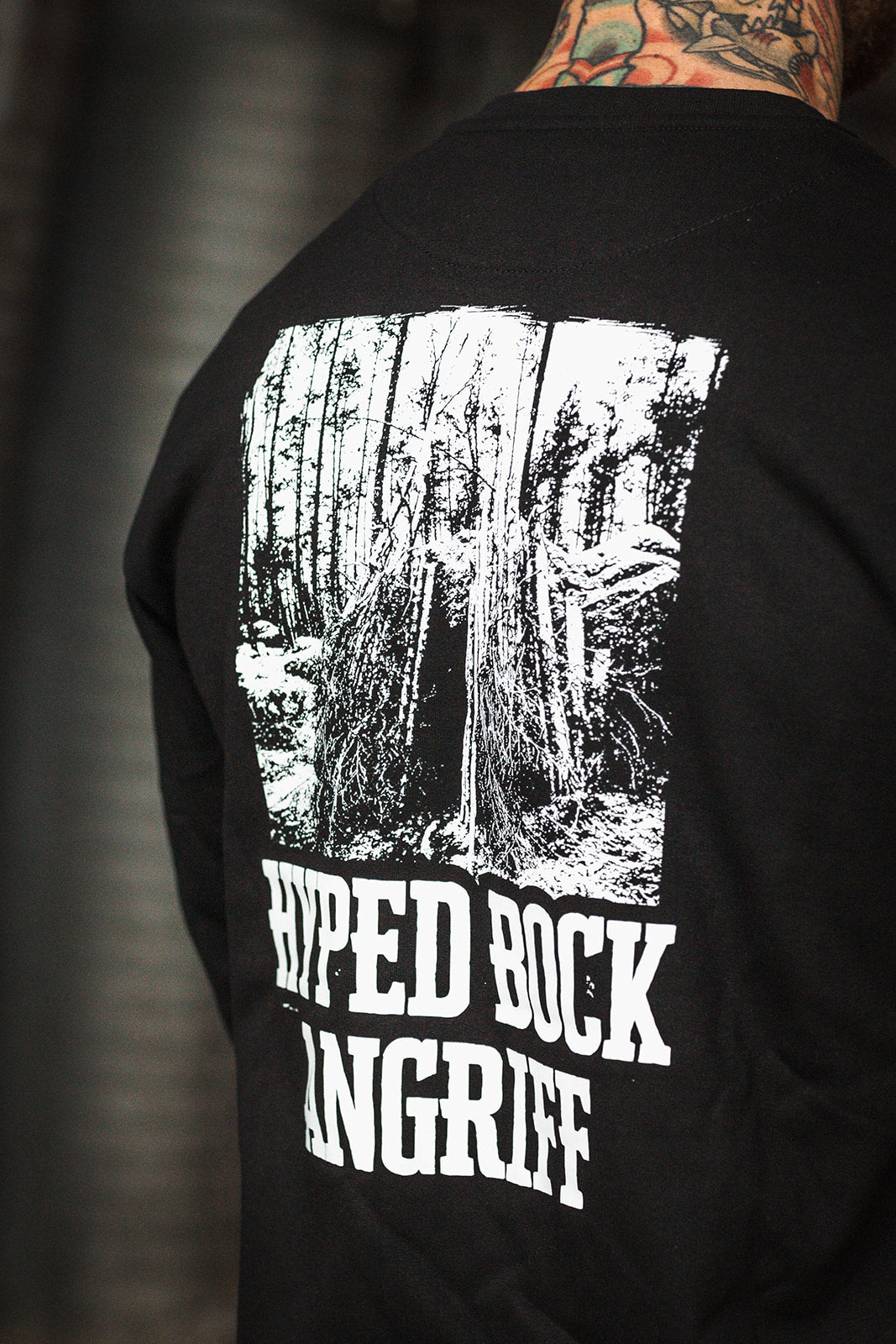 CREWNECK SWEATSHIRT "ADVENTURE CREATES MEMORIES"