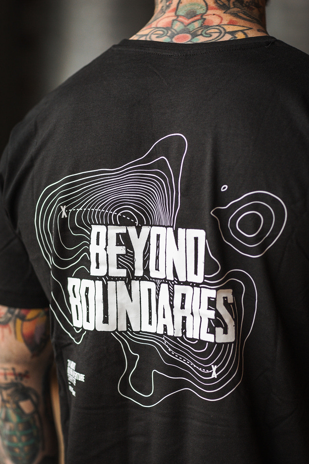T-SHIRT LONG TEE "BEYOND BOUNDARIES"